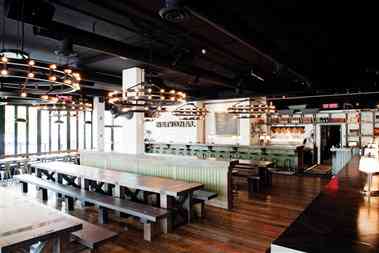 National On 17Th в Calgary, AB