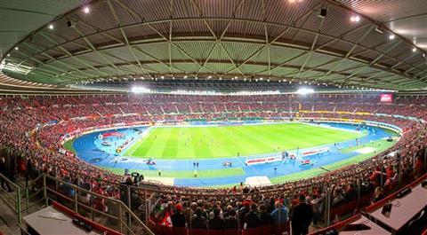 恩斯特·哈佩尔足球场