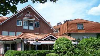 Zeven, DE의 Hotel Central