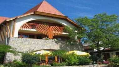 Bagolyvar Hotel a Pecs, HU