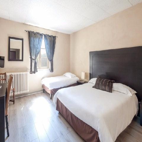 Logis Hotel Saint-Romain a Lyon, FR