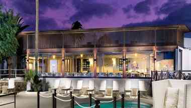 SENTIDO H10 White Suites in Playa Blanca, ES