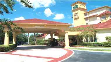 La Quinta Inn & Suites by Wyndham Orlando UCF em Orlando, FL