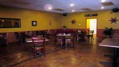 Olio's Cafe & Grill in Vuursteen, MI