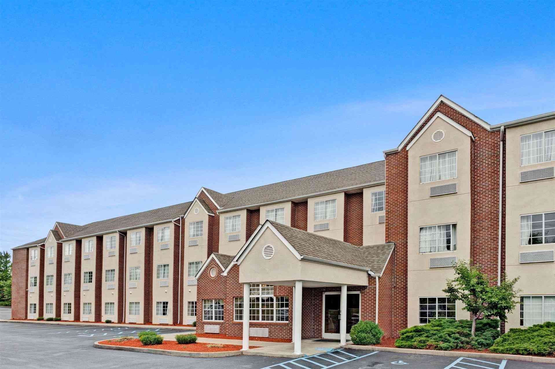 Microtel Inn & Suites by Wyndham Florence/Cincinnati Airport в Florence, KY