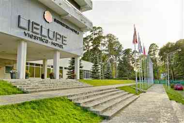 SemaraH Hotel Lielupe в Jurmala, LV