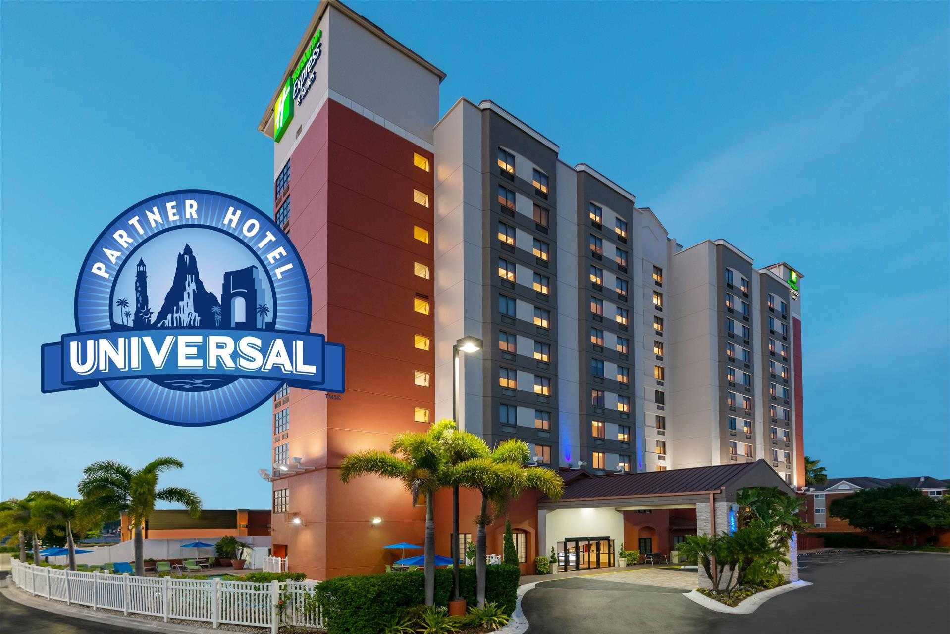 Holiday Inn Express & Suites Nearest Universal Orlando in ออร์แลนโด, FL