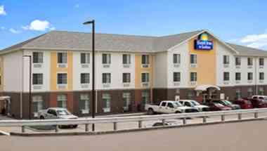 Days Inn & Suites by Wyndham Belmont, Belmont, OH