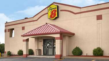 Super 8 by Wyndham Brownsburg a Brownsburg, IN