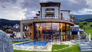 Alpenresort Schlosshotel a Fiss, AT