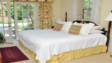 Great Oak Manor image