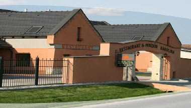 Penzion & Restaurant Karolina i Pezinok, SK