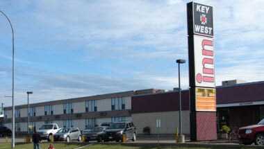 Key West Inn in Devon, AB