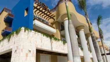 Pueblito Luxury Condohotel a Playa del Carmen, MX