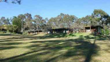 Hunter Country Lodge and Shakey Tables Restaurant in Hunter, AU