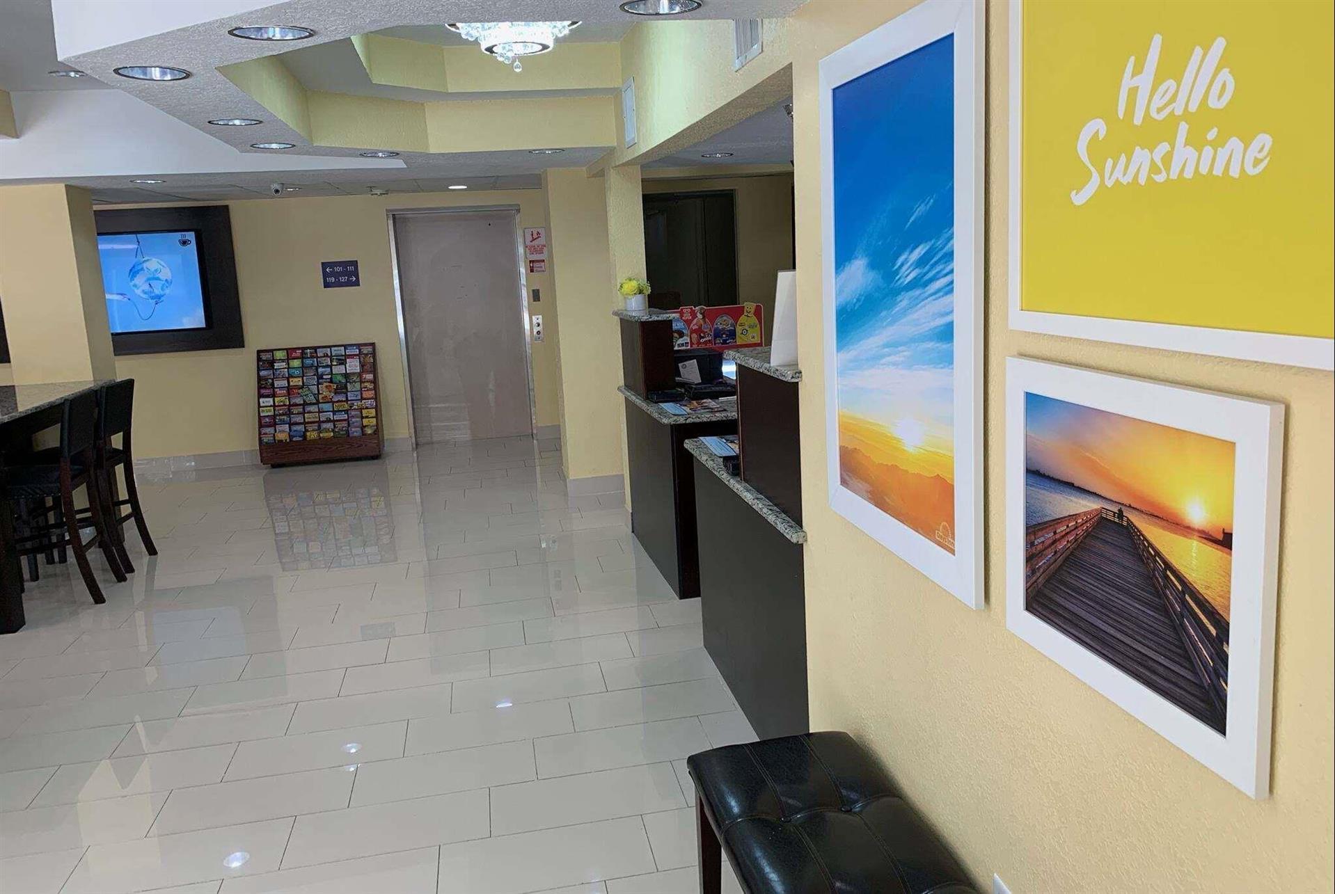 Days Inn & Suites by Wyndham Tampa / Raymond James Stadium image