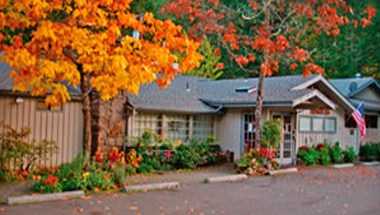 Steamboat Inn in Idleyld Park, OR