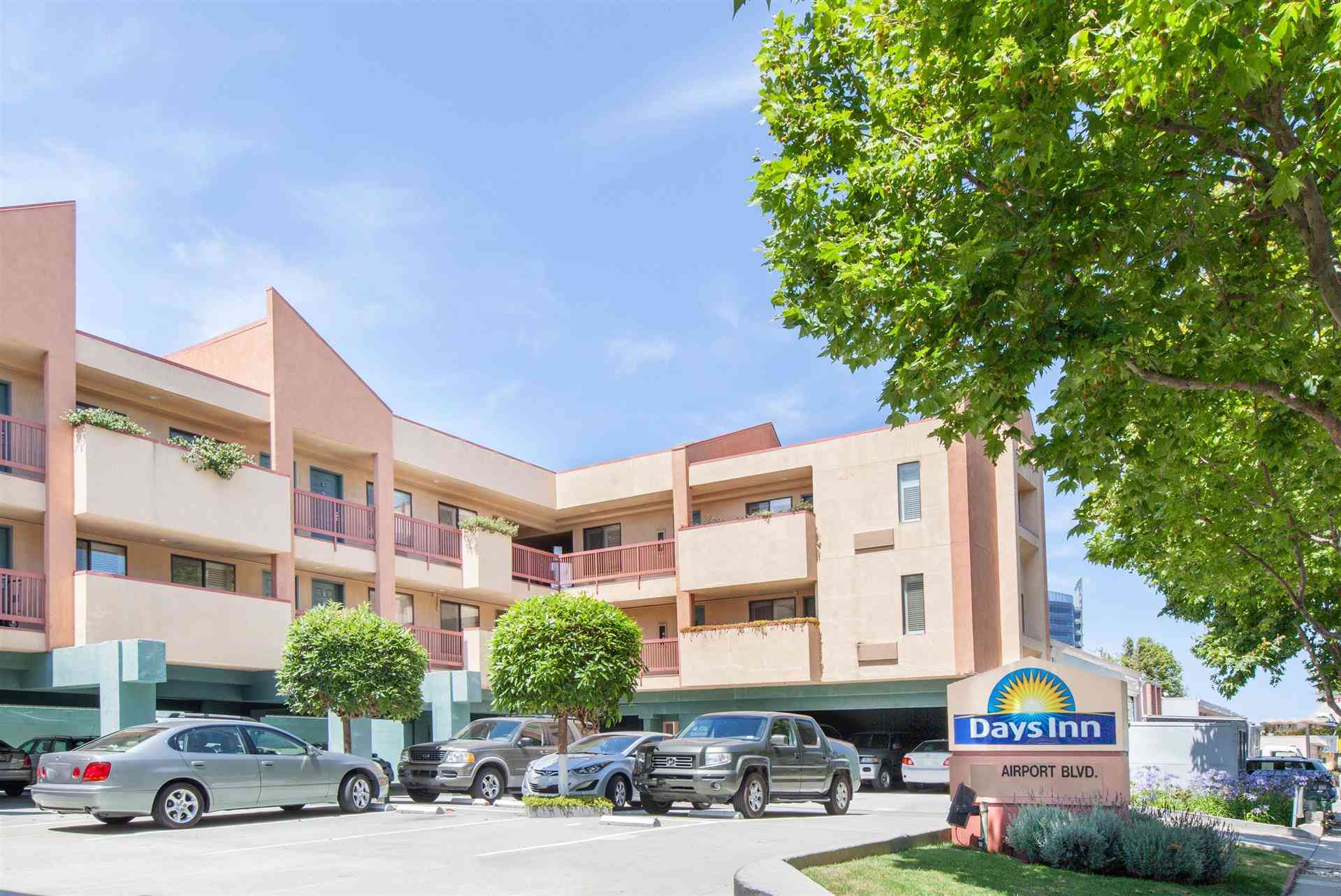 Days Inn by Wyndham San Francisco S/Oyster Point Airport a South San Francisco, CA