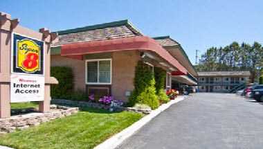 Super 8 by Wyndham Martinez a Martinez, CA