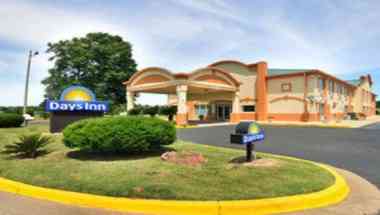 Days Inn by Wyndham Coliseum Montgomery AL in Montgomery, AL