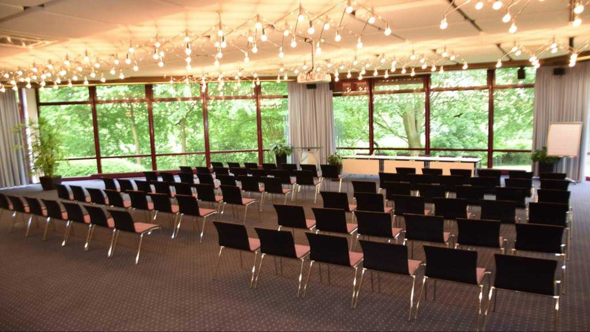 Arbeitnehmer-Zentrum Konigswinter (AZK) em Konigswinter, DE