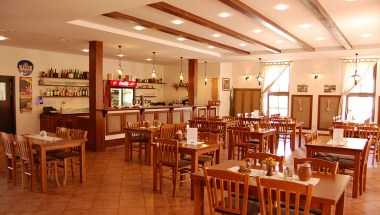 Restaurace a Penzion U Kostela in Ujezd u Brna, CZ