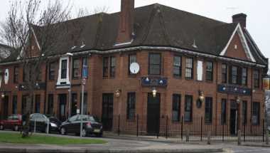 Bull and Bush Hotel a Kingston upon Thames, GB1