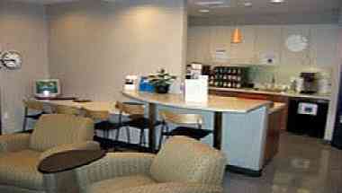 Regus - Trillium Towers Center в Woodland Hills, CA