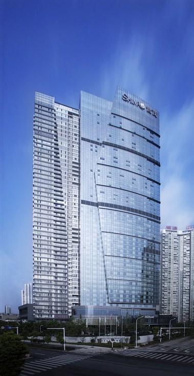 Hilton Wuhan Riverside image