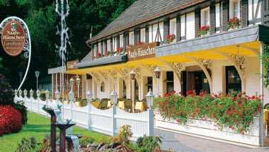 Landhotel Naafs Haeuschen a Lohmar, DE