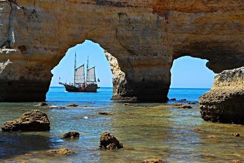 EXCURSIONS EN BATEAU