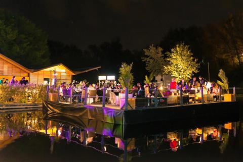 Badesee & Clubbing-Bereich