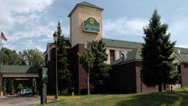 La Quinta Inn & Suites by Wyndham Minneapolis Northwest i Brooklyn Park, MN