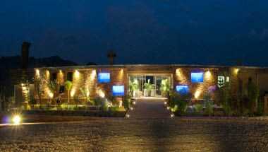 Isalo Rock Lodge в Ranohira, MG