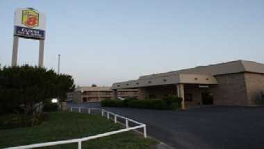Super 8 by Wyndham Clovis a Clovis, NM