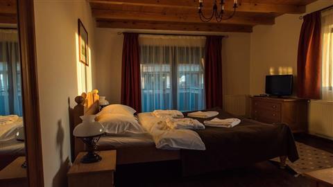 Satul Prunilor in Pietrosita, RO