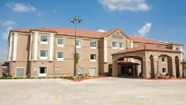 Comfort Inn and Suites Winnie image