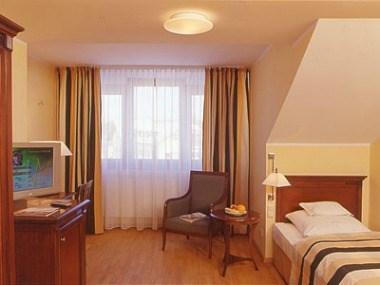 Gasthof Hotel Neuwirt in Zorneding, DE