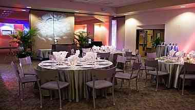 Huntington Beach Public Library a Huntington Beach, CA