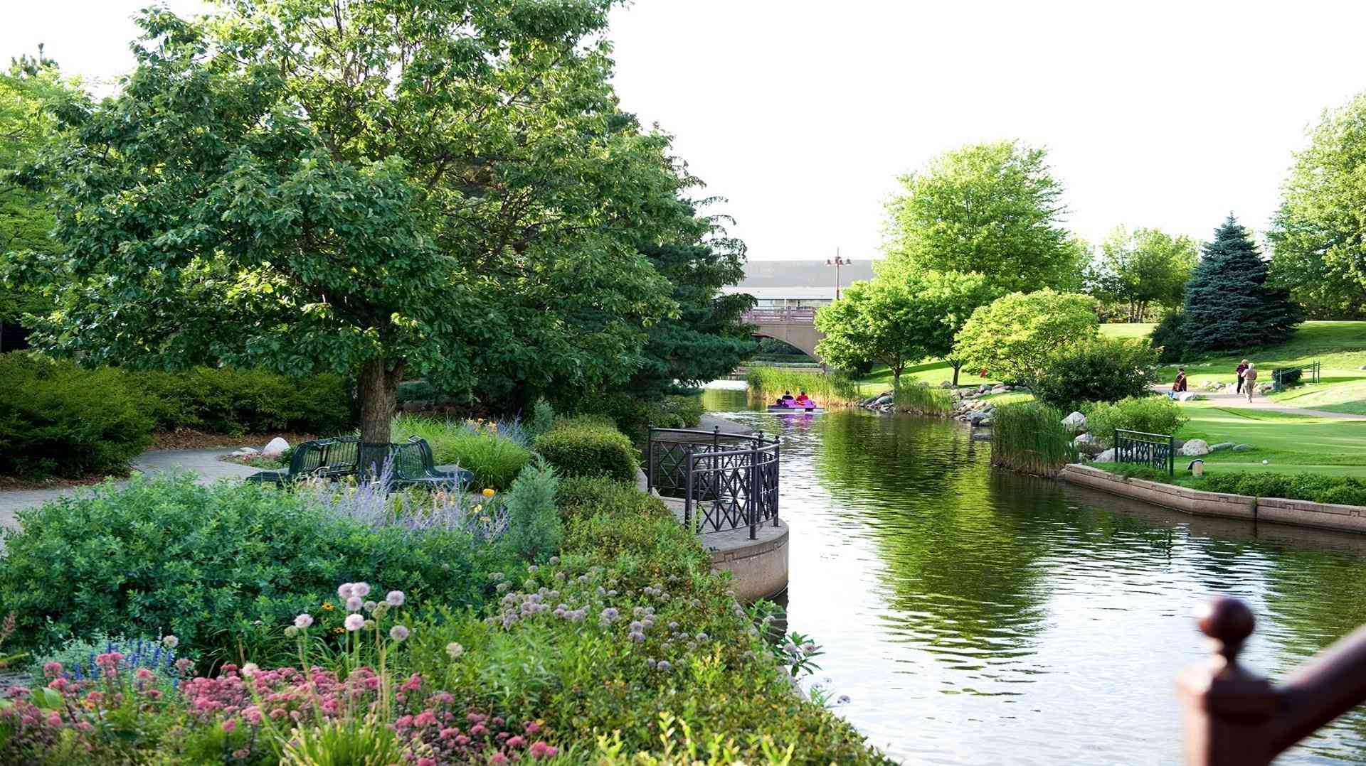 Explore Edina i Edina, MN