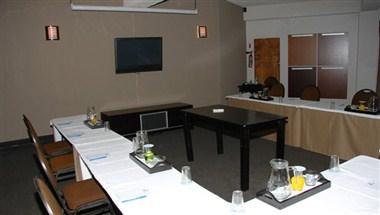 Blue Lagoon Hotel в Beacon Bay, ZA