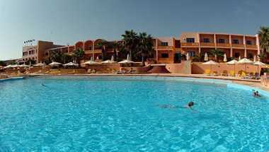 Comino Hotel and Bungalows in Ghajnsielem, MT