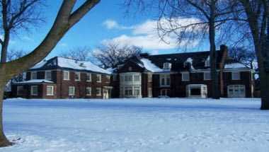 Montague Inn Lodging & Dining i Saginaw, MI