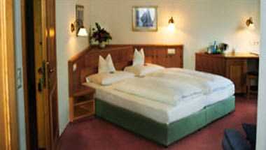 Landhotel Eschenhof a Kirchheim bei Munchen, DE