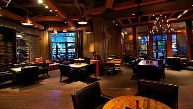 Village Taphouse a West Vancouver, BC