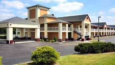 Super 8 by Wyndham Columbia в Columbia, TN