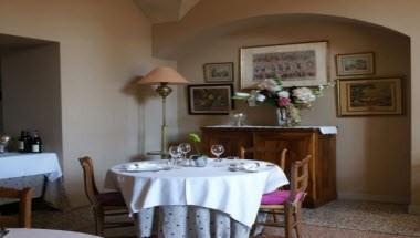 Chateau de Roussan, Saint-Remy-de-Provence, FR