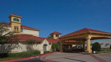 La Quinta Inn & Suites by Wyndham Sherman image