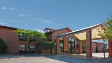 Howard Johnson by Wyndham Waukegan Great Lakes image