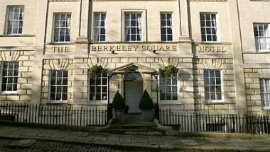 Classic British - Berkeley Square in Bristol, GB1